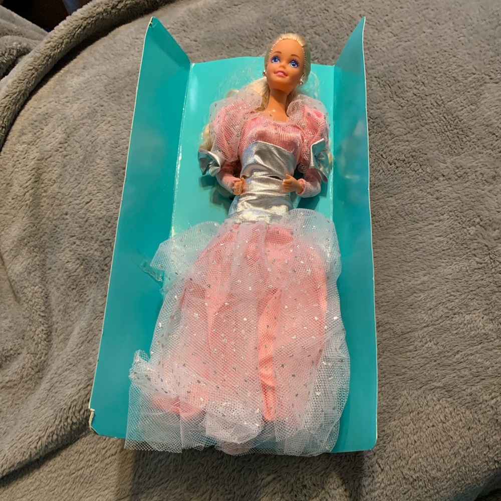 1990 Evening Elegance Barbie - Picture 2 of 3
